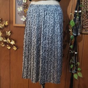 Alfred Dunner Black and White Satin Floral Midi Skirt